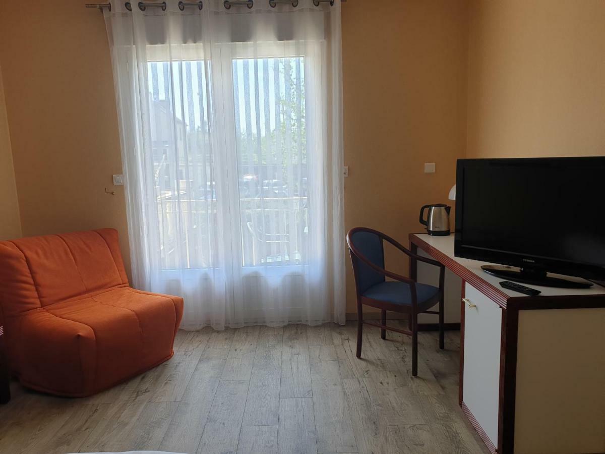 Hotel Pedagogique Coeur D'Apcher แซงต์-เชลี-ดัปเชร์ ภายนอก รูปภาพ